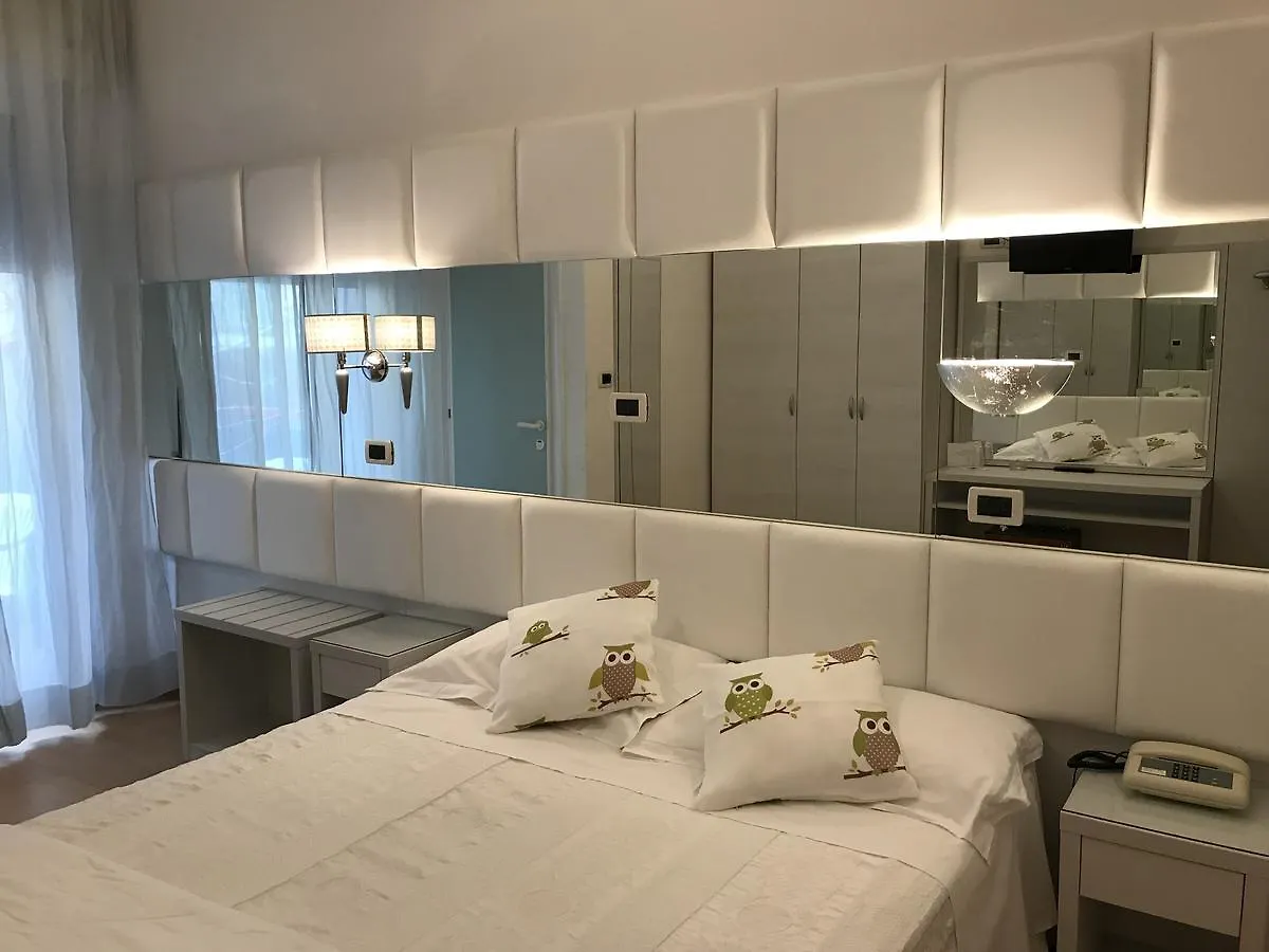 Noidue Hotel 2*, Rimini
