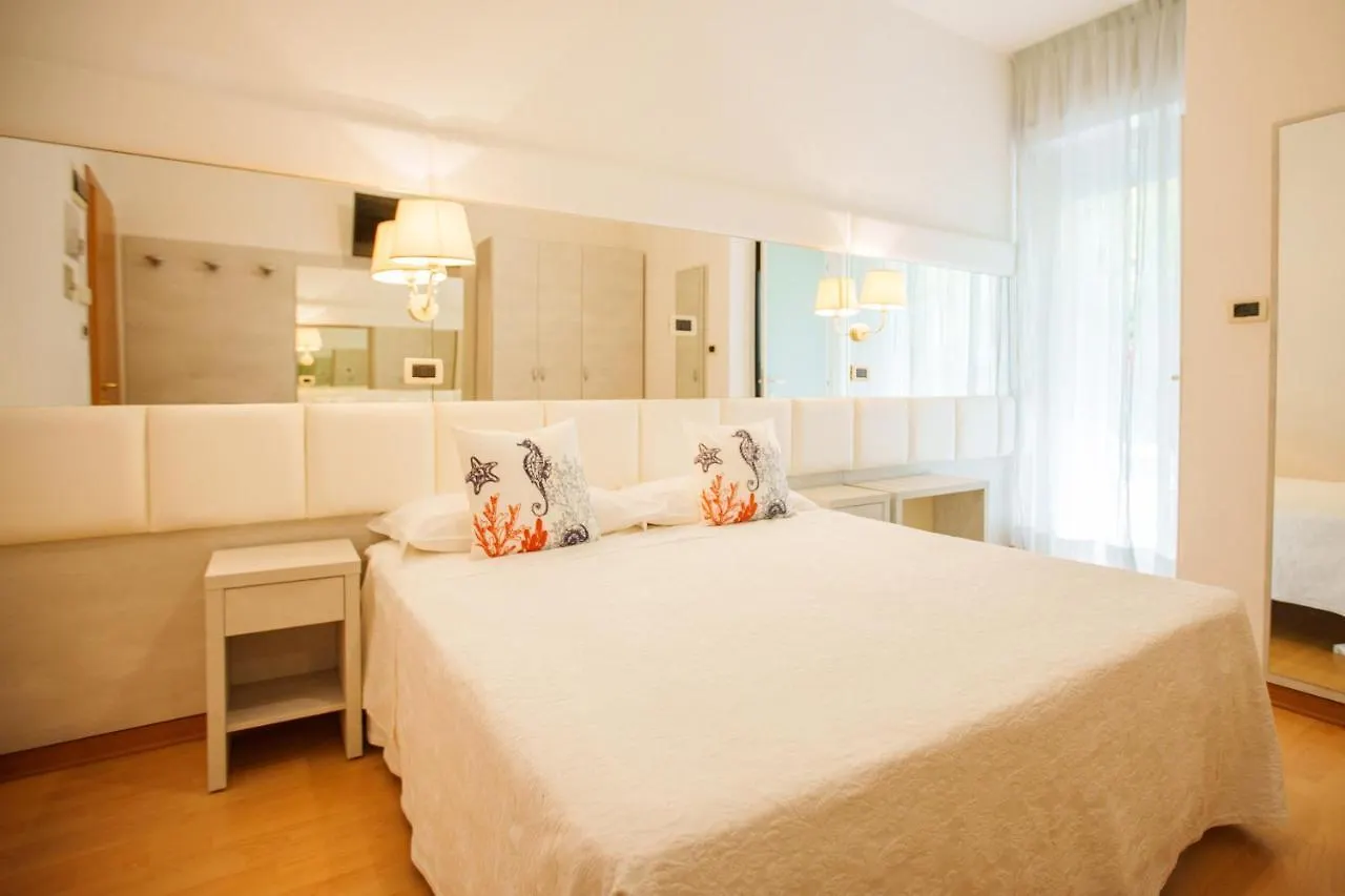Noidue Hotel 리미니 2*,  이탈리아